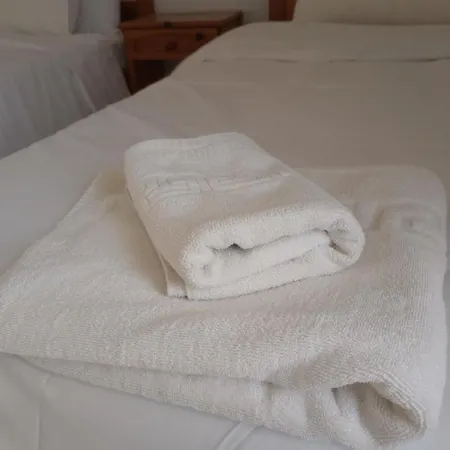 Lou & Hostel Edipsos